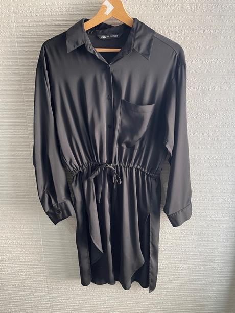 Raz nosená zara čierna saténová dlhšia košeľa xs, zara,xs