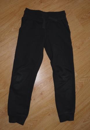 Cierne teplaky, pepperts,122