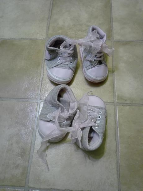 Capačky pre dvojičky, 18