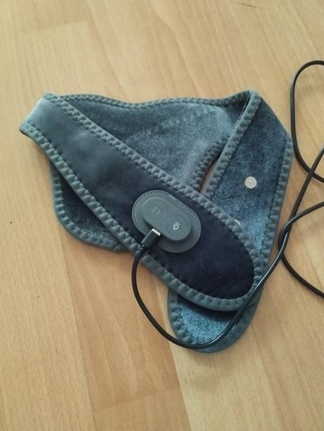 Masážny a vyhrievaci pás na krk na usb,