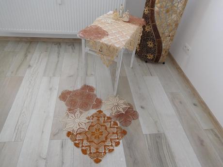 Štvorcová veľká dečka háčkovaná+menšie, 