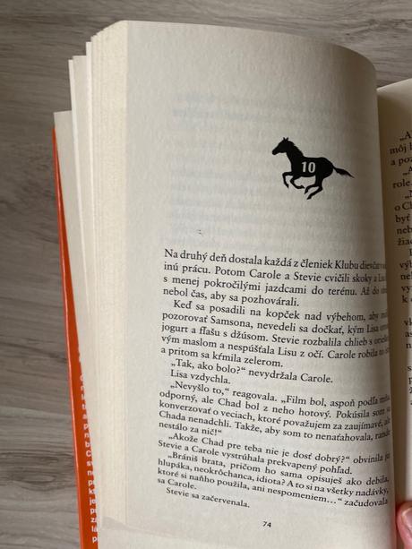 Krásna kniha dievčatá v sedle 4 sila koní, 