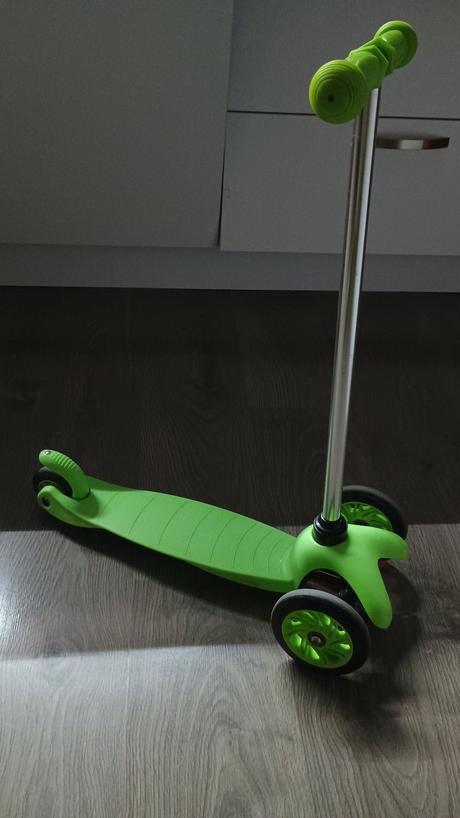 Kolobežka trojkolesová, 