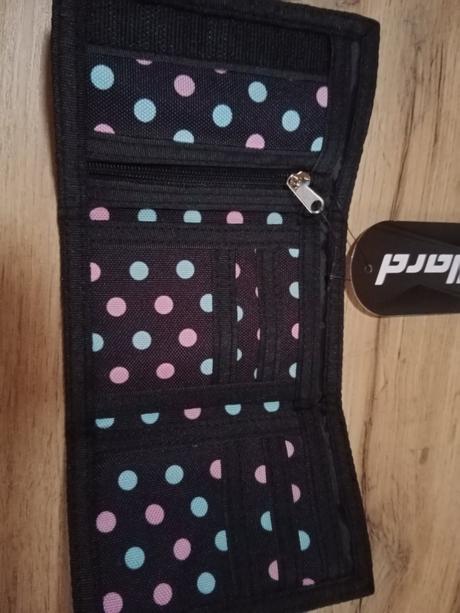 Peňaženka willard, 