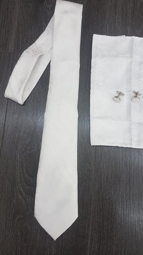 Kravata biela, 