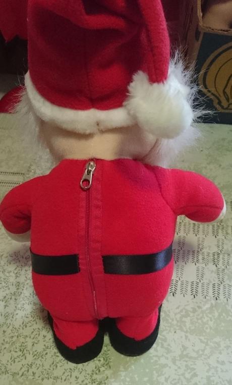 Utekajúci a hrajúci santa claus, 34 cm,