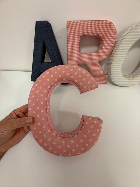 Dekoratívne 3d písmená na stenu carolina,