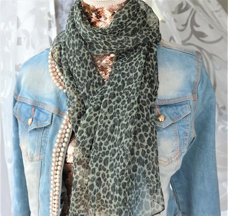 Šál-šatka-gepard,