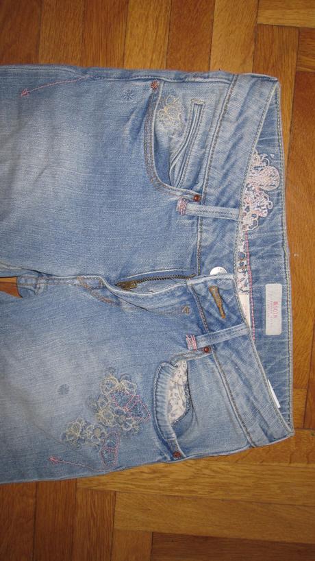 Dievcenske rifle , 152