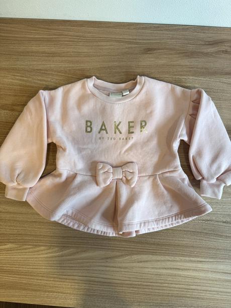 Dievčenský komplet, 92