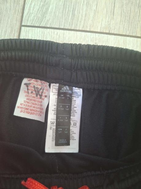 Adidas tepláky velkost 140, adidas,140
