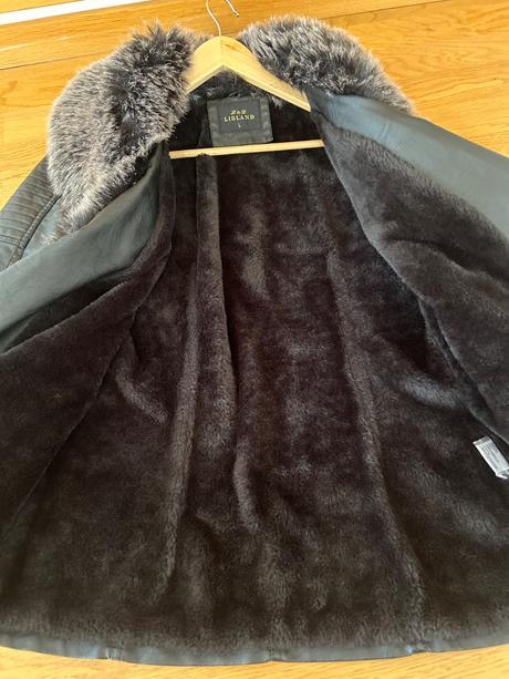 Kožená bundička s kožušinou, l