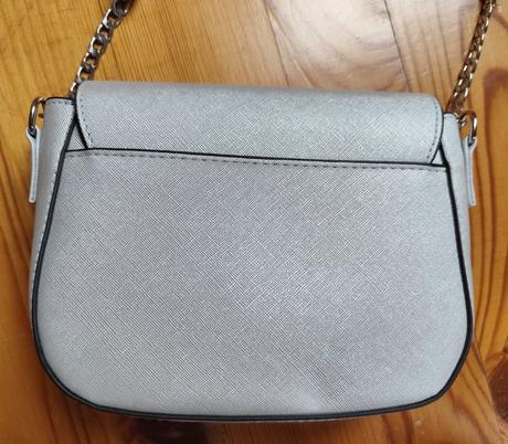Strieborná kabelka, sinsay