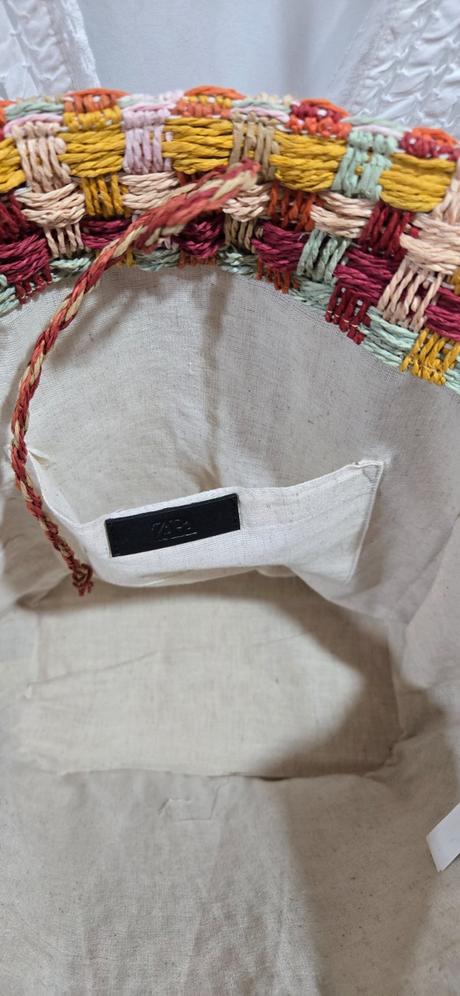 Slamena taška zara, zara