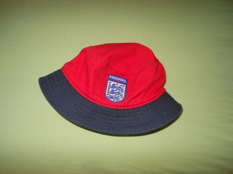 4ks tričko, tielko, kraťasy a klobúk england 86/92, 86