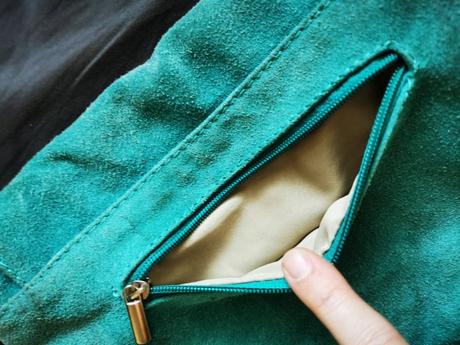 Kabelka s brúsenej kože, 