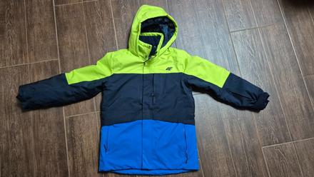 Lyžiarska bunda zn. 4f v. 158, 158