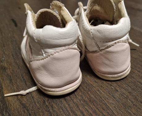 Rozkosne prve topanocky velmi pekny stav v.17, 17