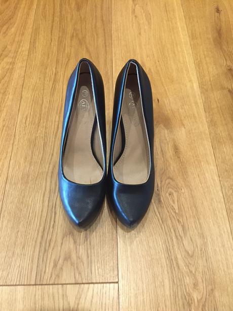 Čierne topánky, 39