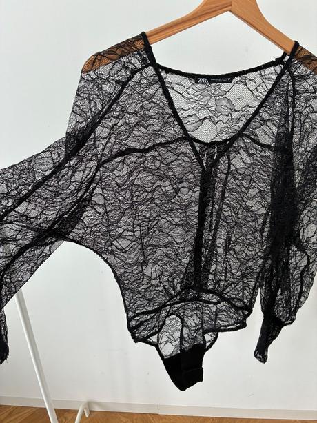 Zara cipkovane body, zara,xs