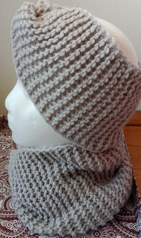 Čelenky a nákrčníky,