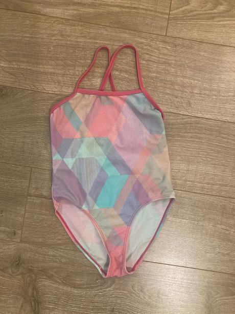 Dievcenske plavky, 116