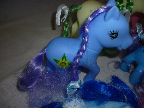 Sada koníkov + doplnky (inz.č.88), 