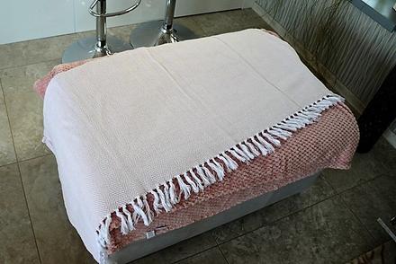 Deka so strapcami-bledoružová,