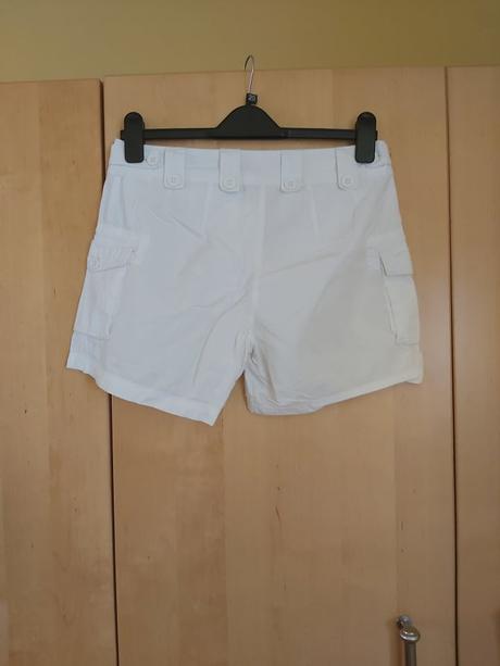 Dámske biele šortky č.m, m
