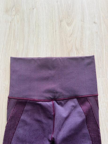 Krásne formujúce legíny značky oysho, pc 40 eur, s