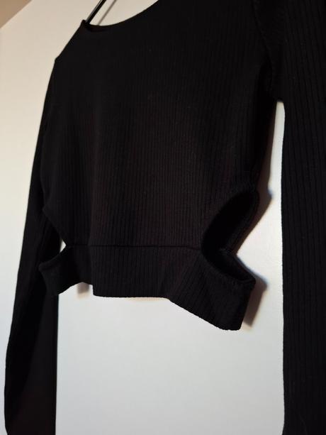 Rebrovaný top a výkrojmi, tally weijl,m