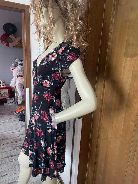 Kvietkovane saty f&f, f&f,34