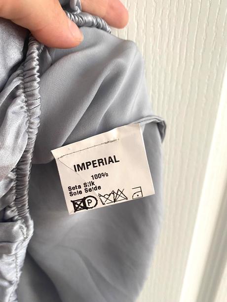 Hodvábna blúzka s otvoreným chrbtom, m