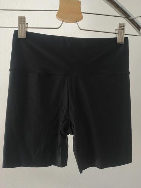Krátke čierne legíny / biker shorts, xs