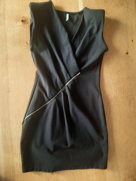 Elastické šaty na telo, m