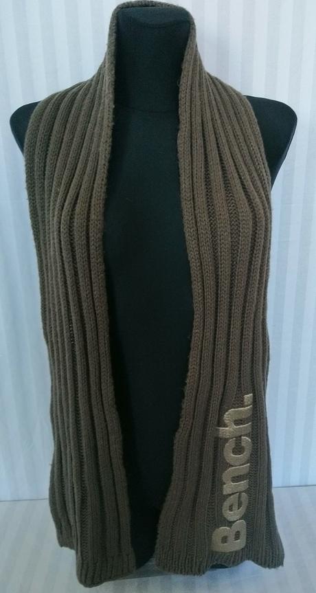 Hnedý šál bench, bench