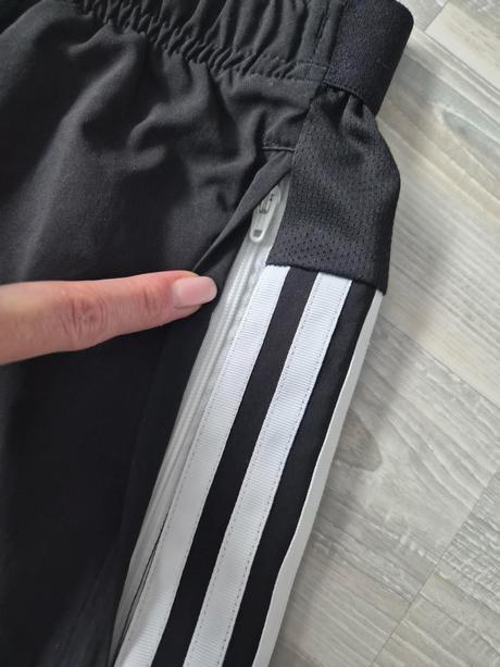 Nové adidas športové šortky, adidas,152