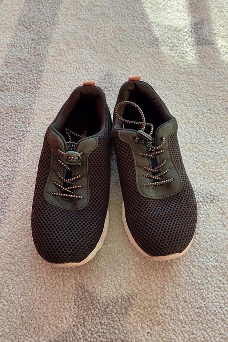 Tenisky 34, reserved,34