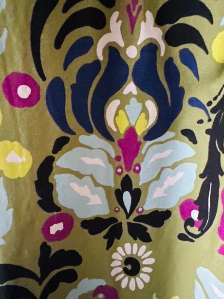 Kvetované šaty vpredu na zips xs/s, zara,xs