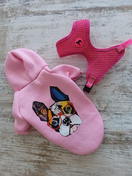 Postroj a oblečenie 20cm, 