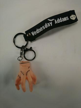 Kľúčenka s príveskom wednesday č. 2,