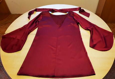 Predám koktejlové šaty veľ.s-m, s