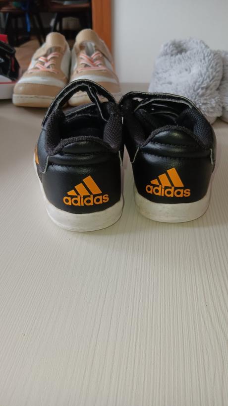 Tenisky k nákupu zadarmo, adidas,26