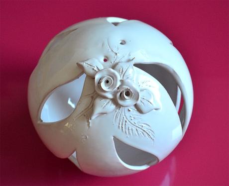 Keramicka dekoracia / podstavec na vonne tycinky,