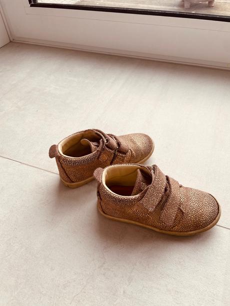 Kvalitné topánky zn. mrugala, 24