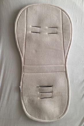 Ružová obojstranná podložka do kočíka,