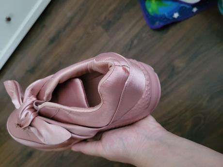 Ružové saténové tenisky, 39