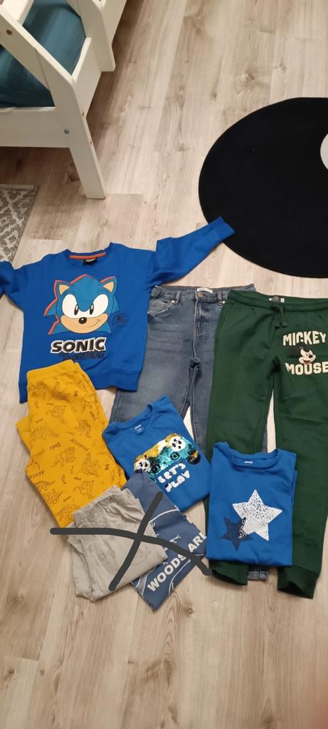 Oblečenie veľkosť 134/140+ruksak a slnečné okuliar, 122–134