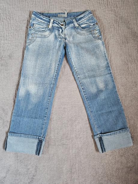 Trojštvrťové rifle, 36