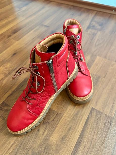 Celokožené červené topánky zn.baťa č.40, baťa,40
